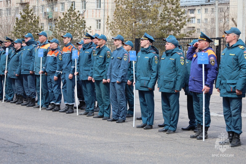 Команда Амурского спасательного центра заняла I место на межрегиональных соревнованиях по ликвидации последствий ДТП среди спасателей Дальнего Востока